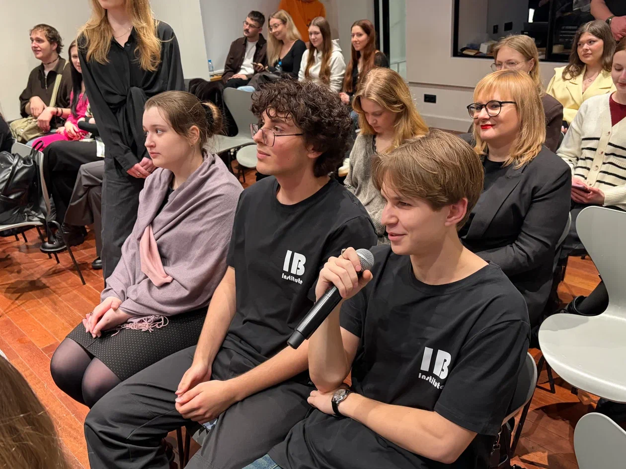 Студенты Международного банковского института имени Анатолия Собчака посетили Медиабриф от медиацентра «Кирпич» СПбГАСУ